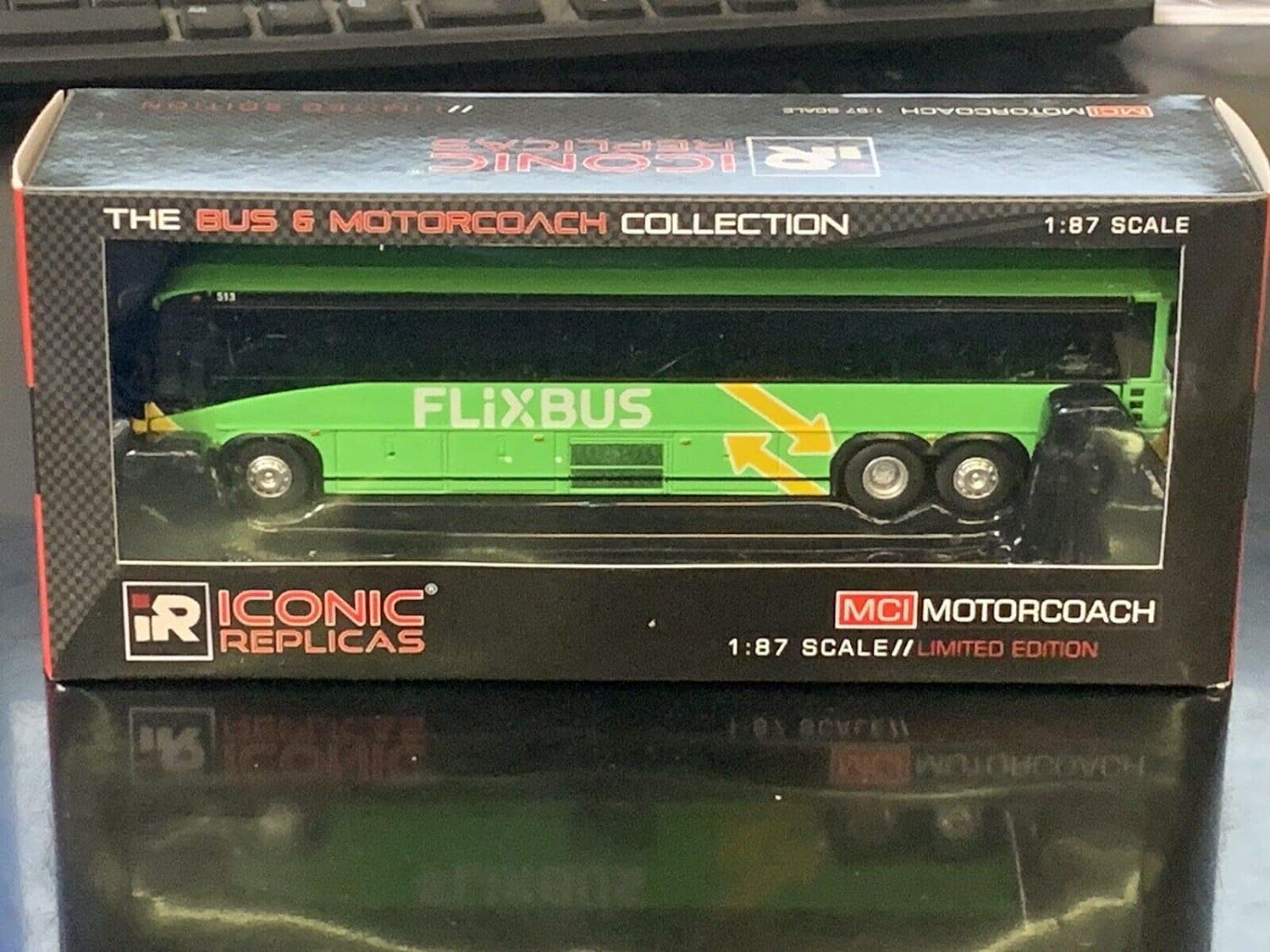 MCI D4505 Flix Diecast Bus 1/87 Scale-HO Scale Iconic Replicas New!
